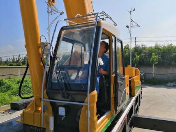 宣州区吊车出租_怎样选择吊车出租类型